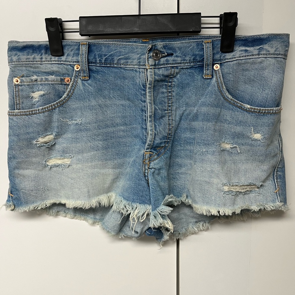Abercrombie & Fitch Cut Off Shorts in Medium Wash